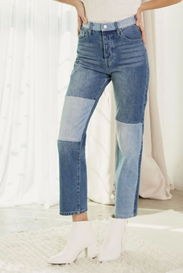 Fiesty 90's Straight Jeans Model Photo